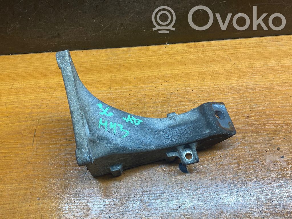 BMW 3 E36 Engine mounting bracket 