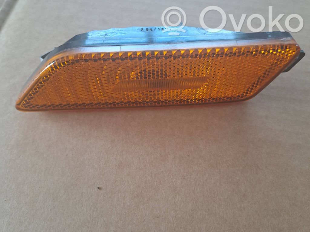 Porsche Macan (95B) Front fender indicator light 