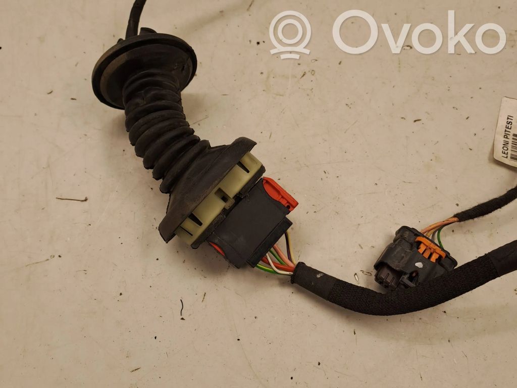 Peugeot 208 I Cableado de puerta trasera 