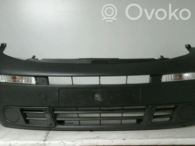 Opel Vivaro Parachoques delantero 