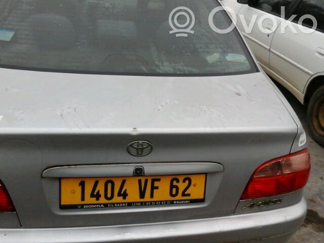 Toyota Avensis T220 Tylna klapa bagażnika 