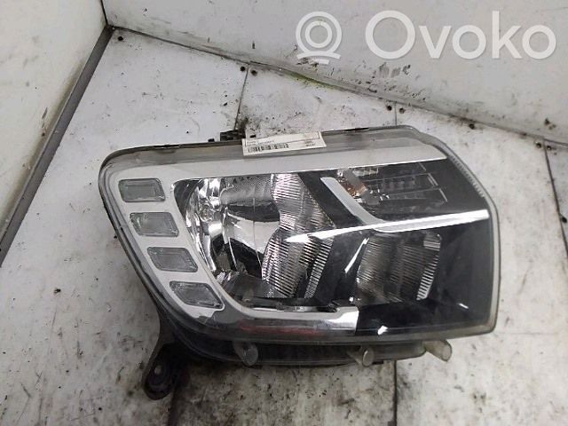 Dacia Sandero II Faro/fanale 