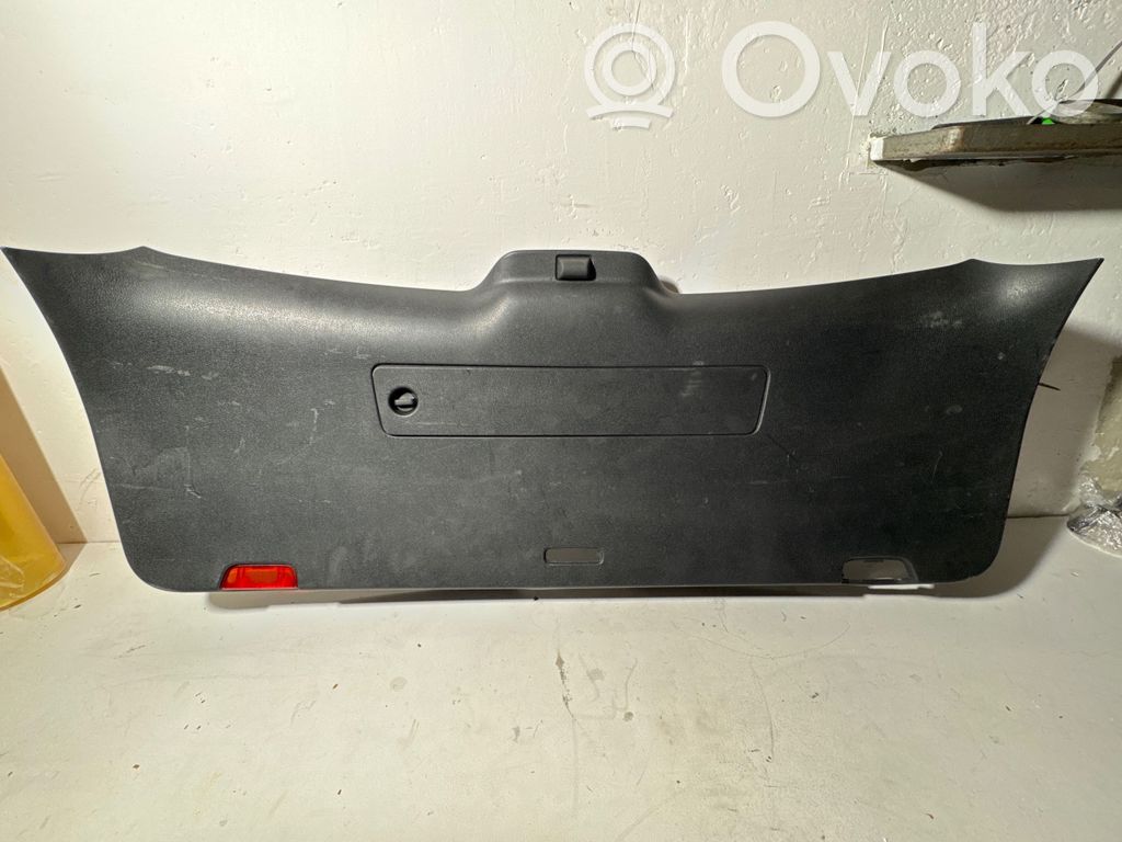Porsche Macan (95B) Tailgate trim 