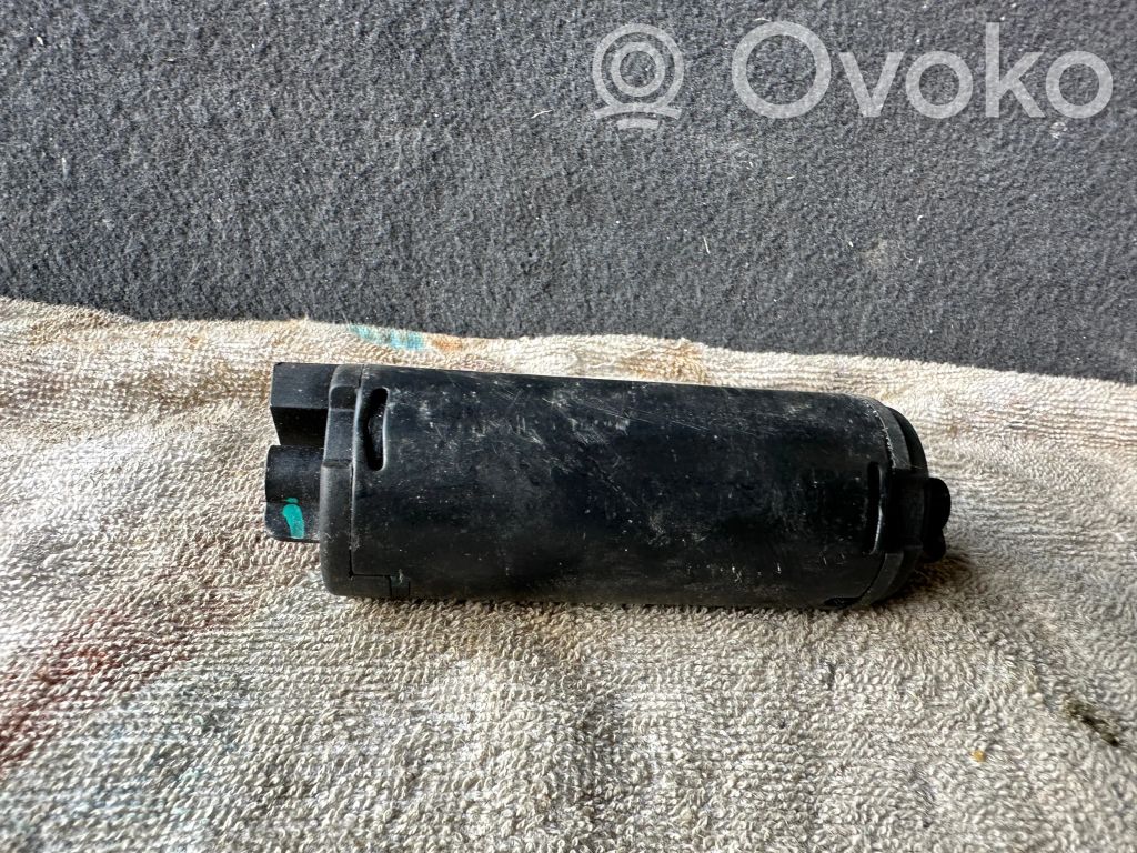 Tesla Model S Silniczek regulacji fotela 