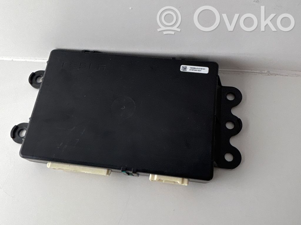Tesla Model S Air suspension control unit module (rear) 