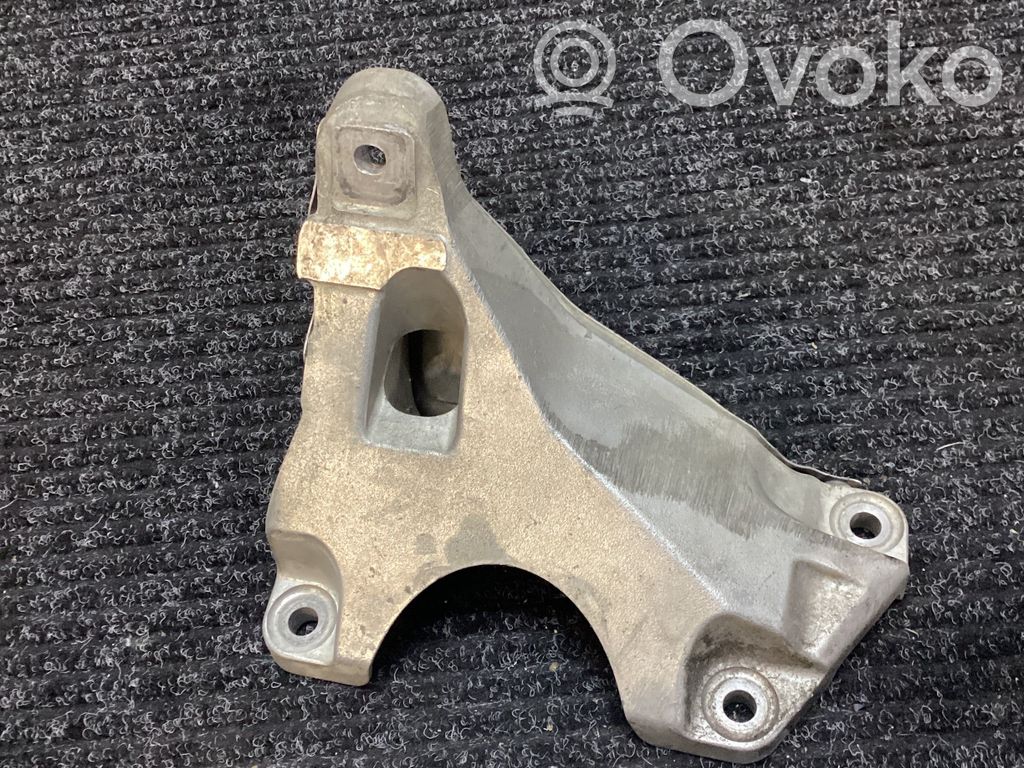 BMW 3 E90 E91 Engine mounting bracket 