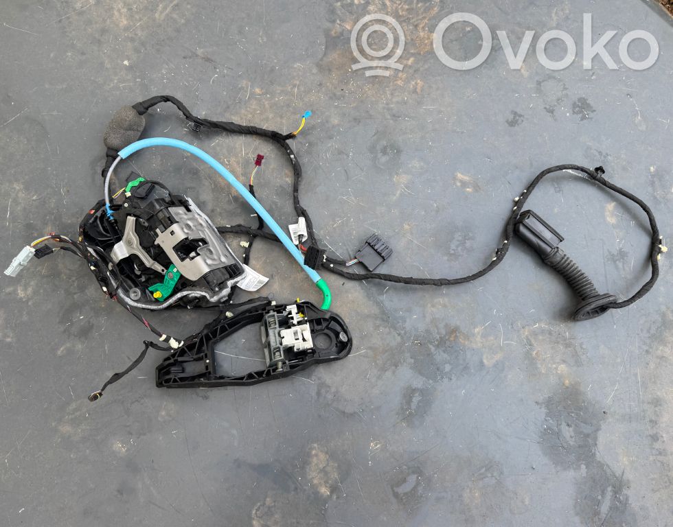 BMW X5 G05 Takaoven lukko 