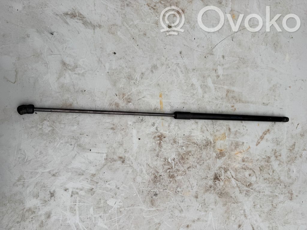 Audi A3 S3 8V Siłownik maski przedniej 