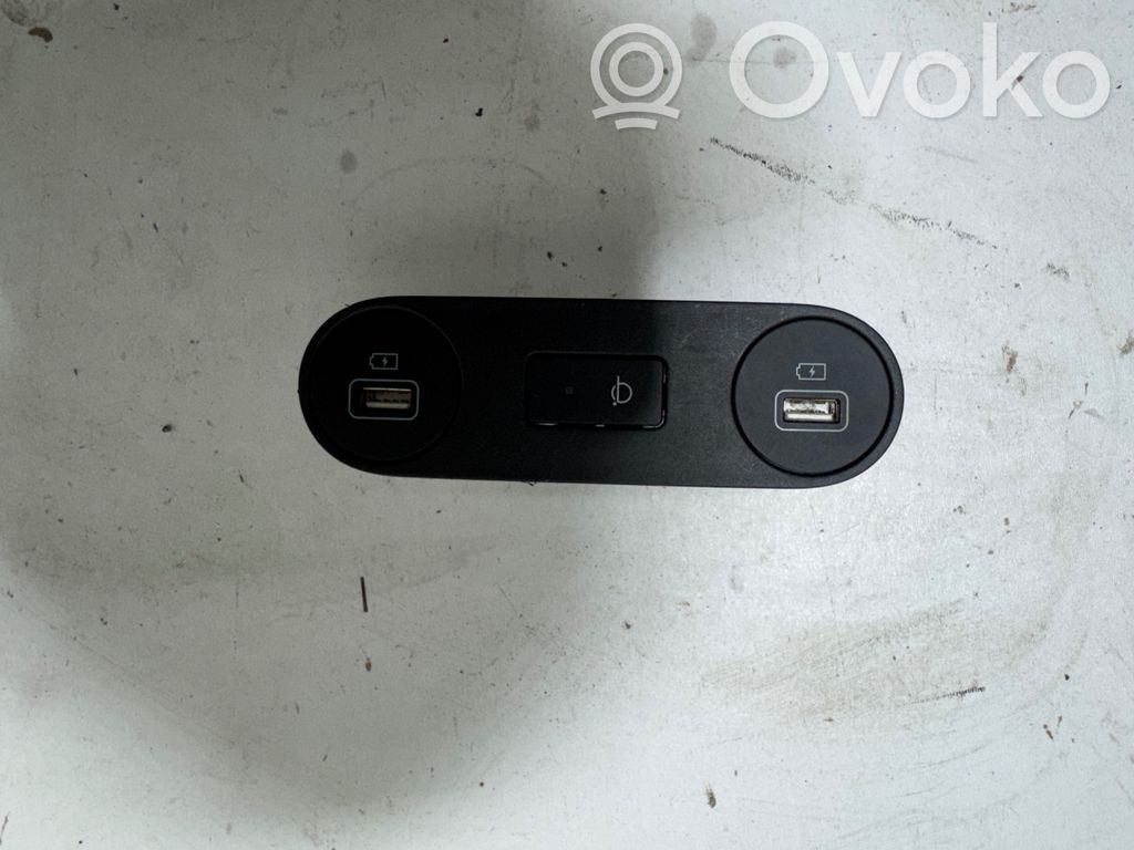Hyundai Ioniq 5 Gniazdo / Złącze USB 