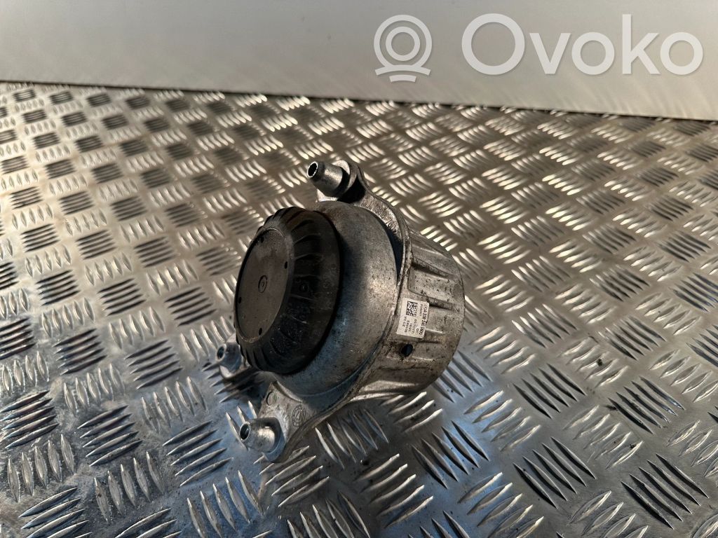 Mercedes-Benz E W238 Engine mount bracket 