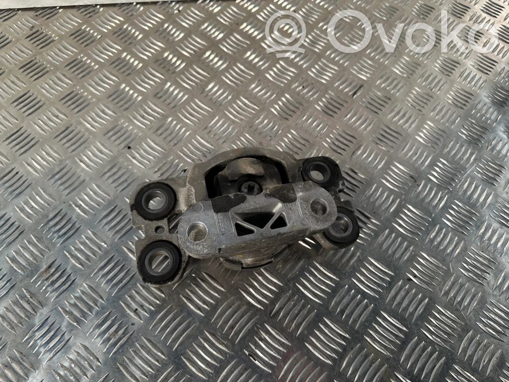 Volvo V60 Engine mount bracket 