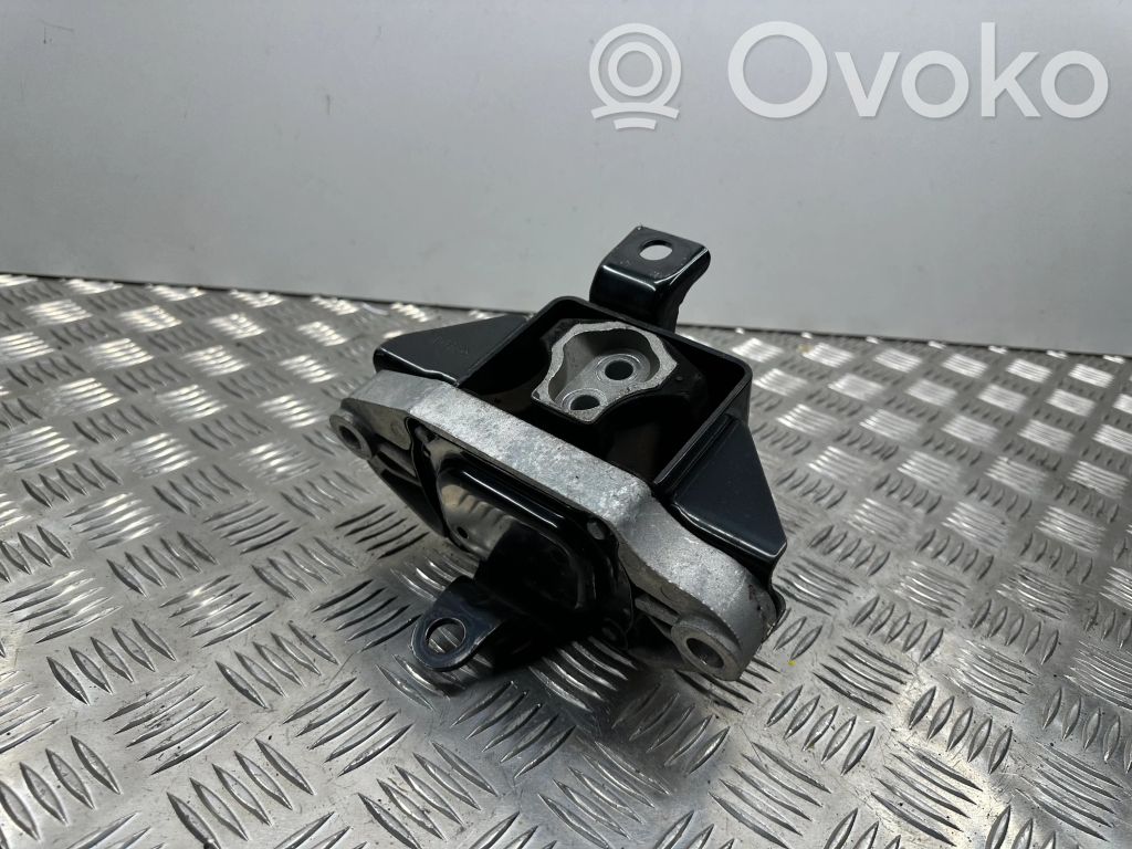 Hyundai Tucson TL Engine mount bracket 