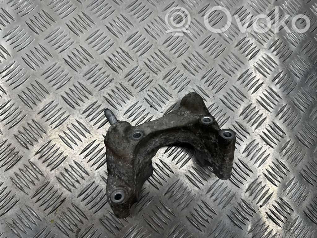 Ford Mondeo MK IV Engine mounting bracket 