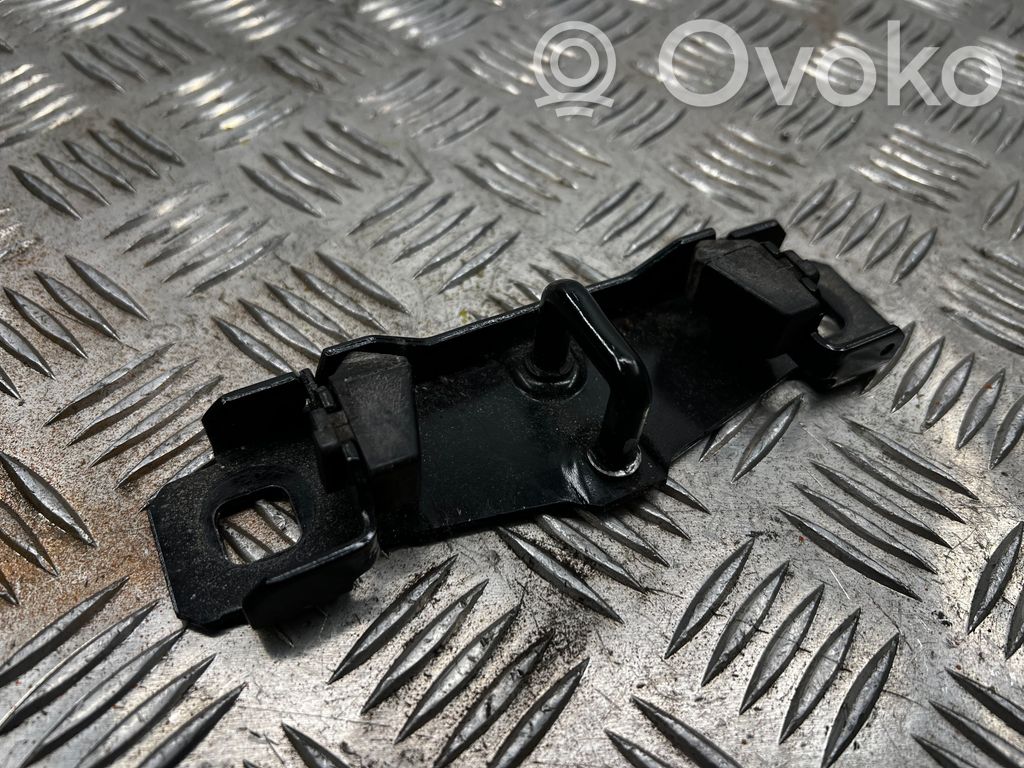 Ford Mondeo MK IV Rear door lock loop/hook striker 