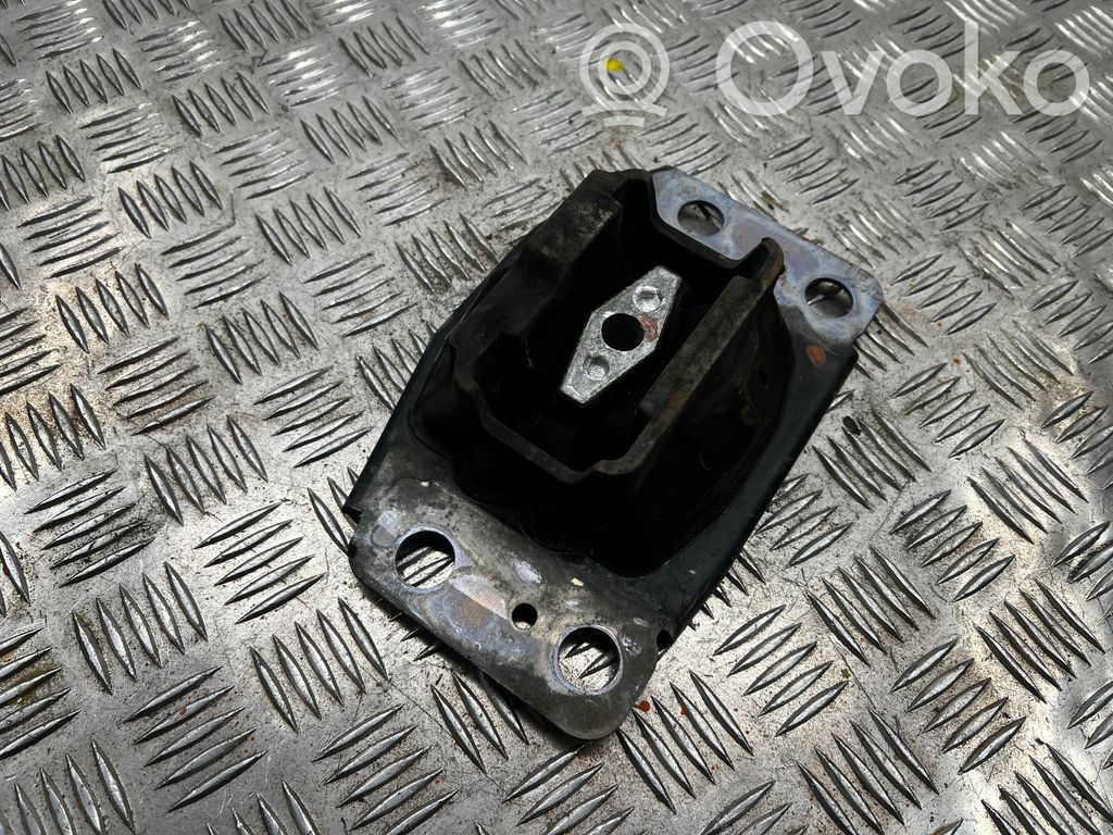 Ford Mondeo MK IV Engine mount bracket 