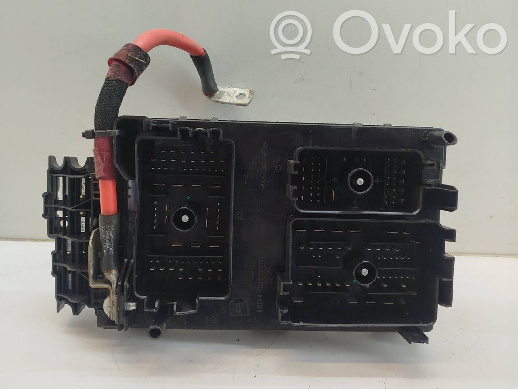 Opel Zafira C Fuse module 