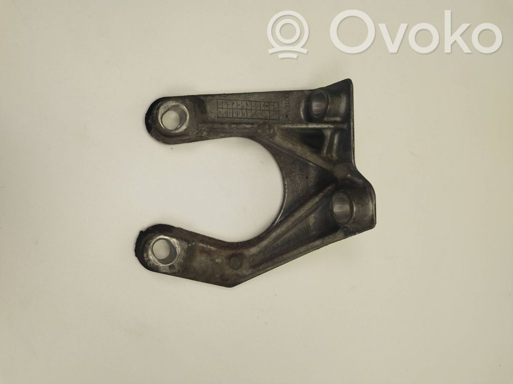 Volvo XC60 Front differential bracket 