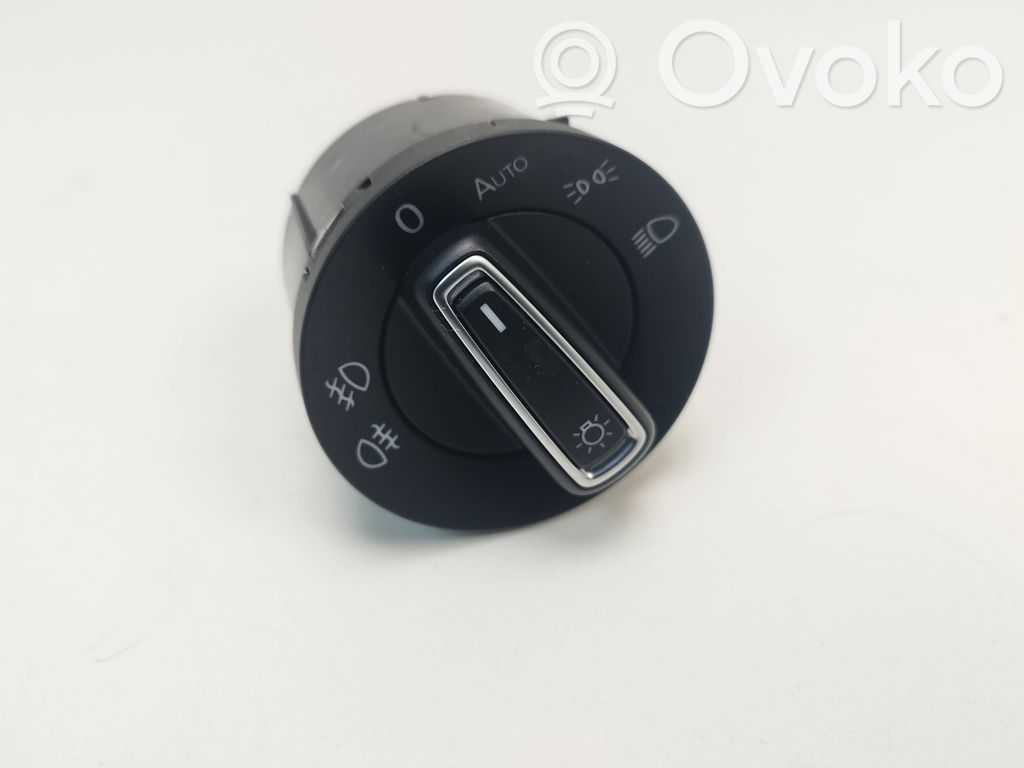 Volkswagen Tiguan Light switch 