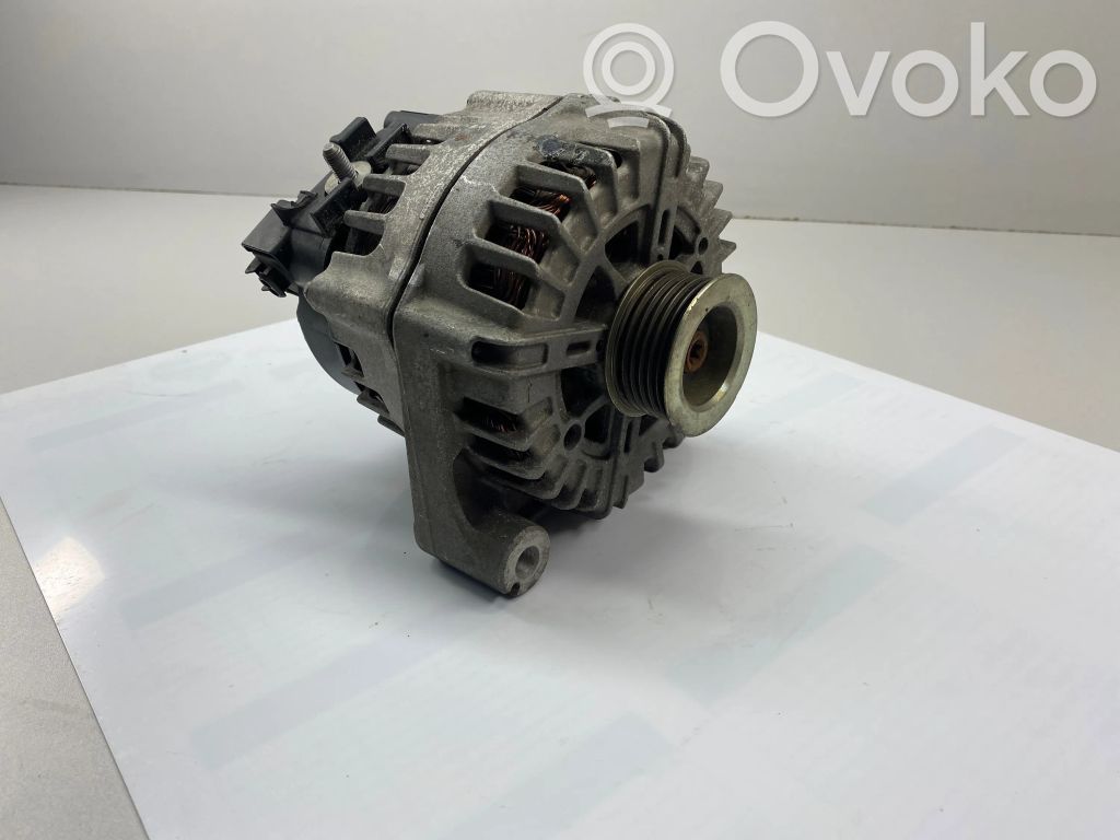 BMW 1 E82 E88 Ģenerators 