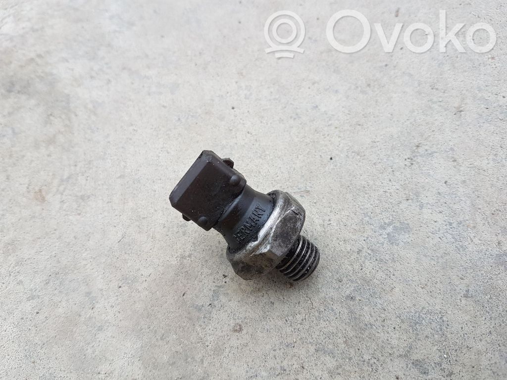 Sensor de presión del aceite   7568480