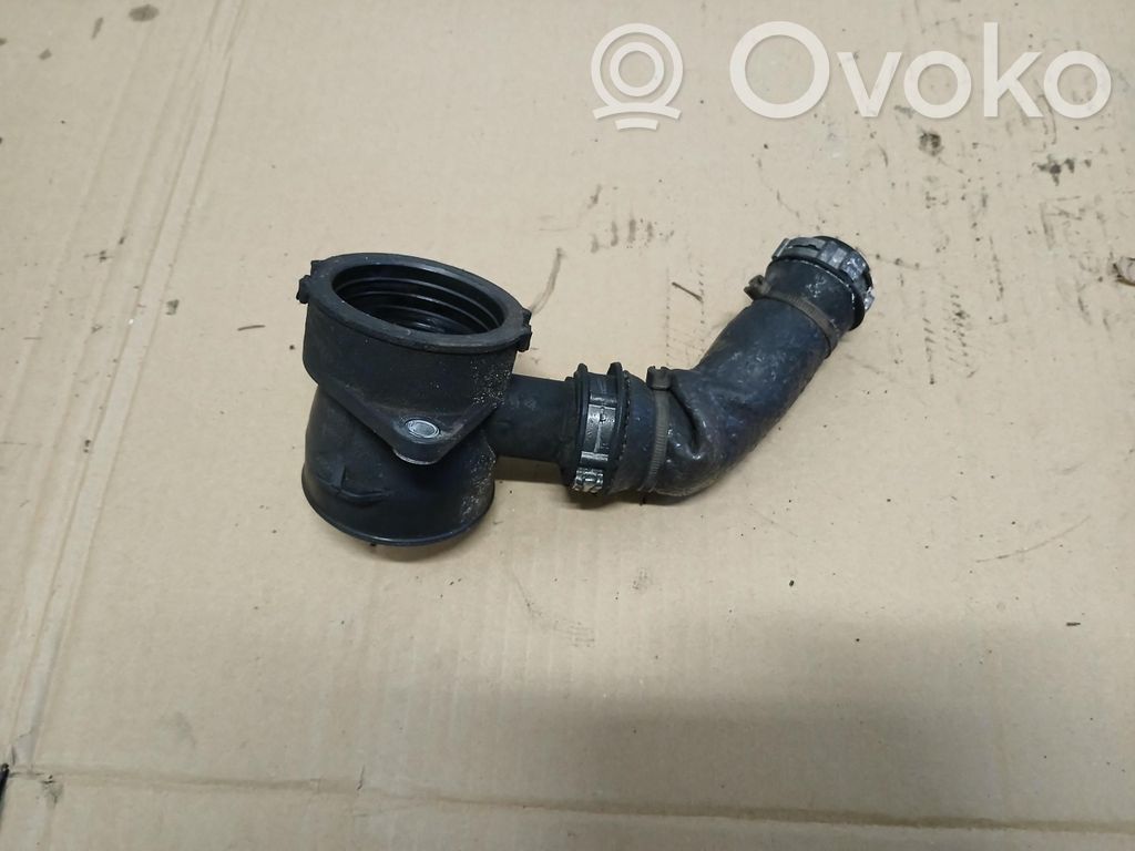 Volvo V40 Rura / Wąż dolotowy powietrza 