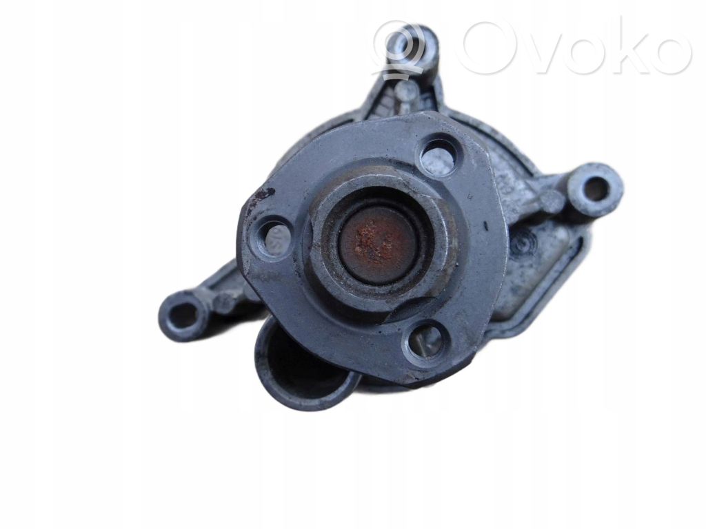 Volkswagen Golf VI Pompe de circulation d'eau 