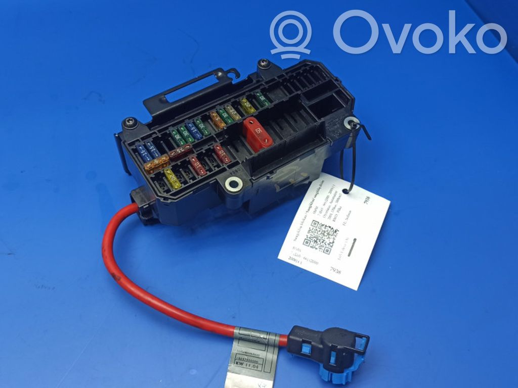 BMW 7 E65 E66 Saugiklių blokas 