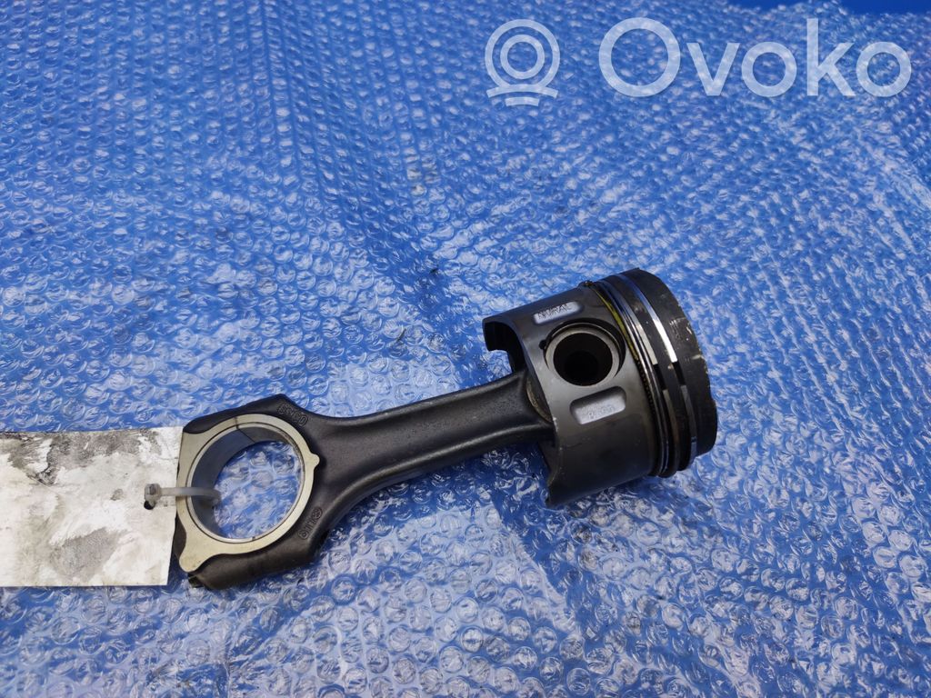 Mercedes-Benz E W211 Piston with connecting rod 