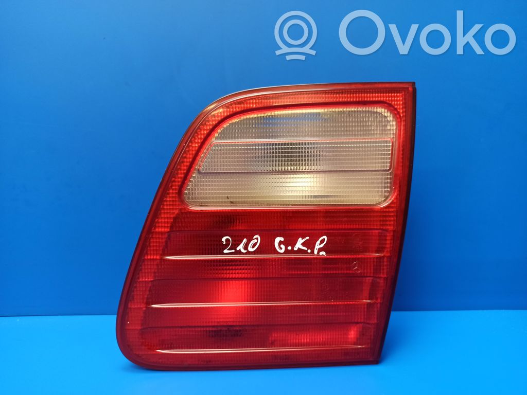 Mercedes-Benz E W210 Tailgate rear/tail lights 