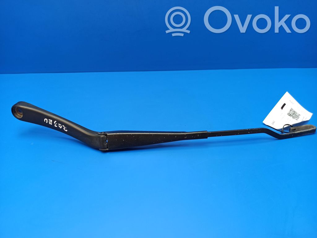 Mercedes-Benz C W203 Front wiper blade arm 