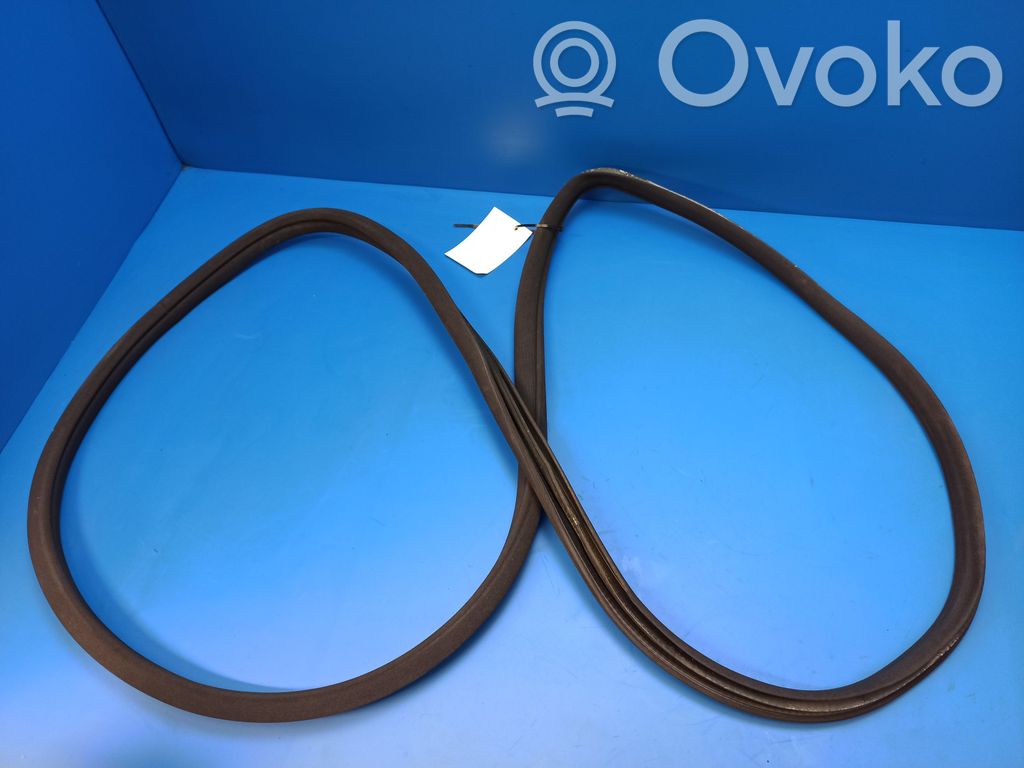 Mercedes-Benz E W211 Front door rubber seal 