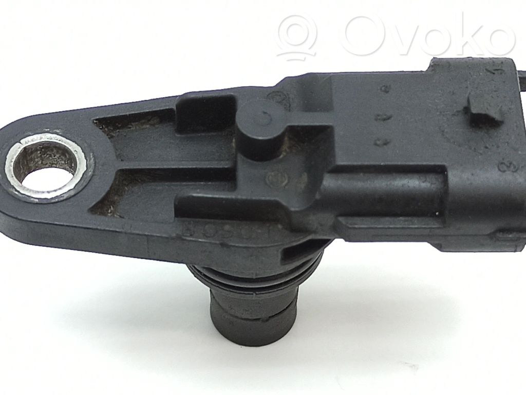 Cadillac SRX Camshaft position sensor 