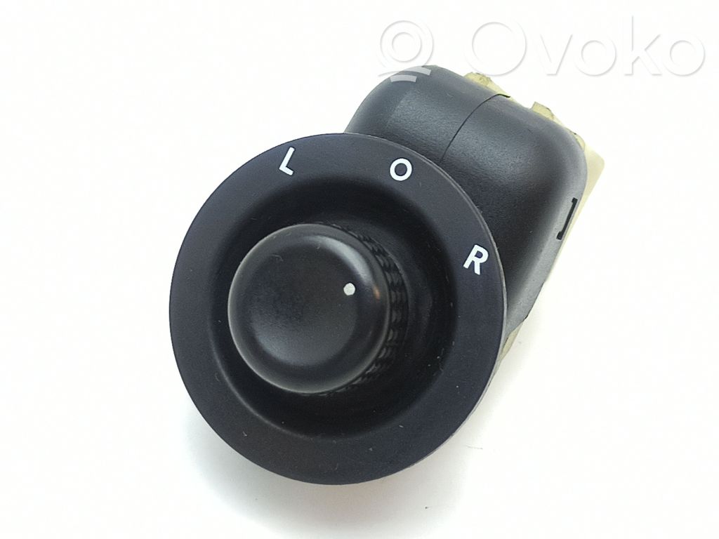 Chrysler 300 - 300C Wing mirror switch 