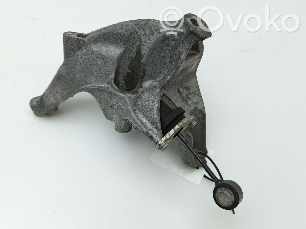 Audi A4 S4 B9 8W Engine mounting bracket 