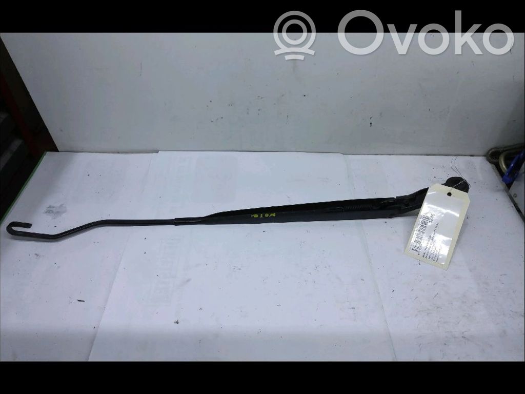 Nissan Note (E11) Front wiper blade arm 
