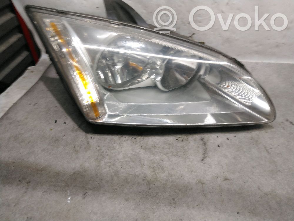 Ford Focus Headlight/headlamp 