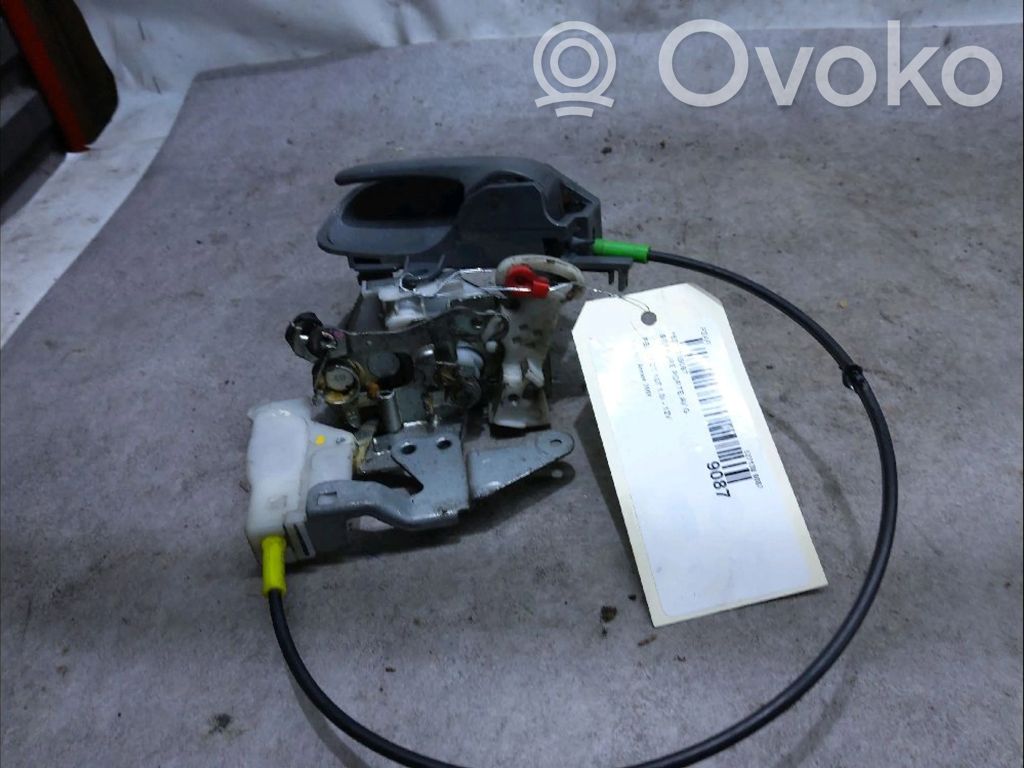 Peugeot 107 Priekšpusē slēdzene 