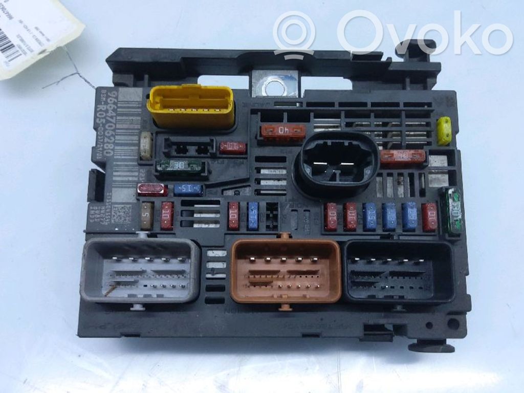 Citroen C4 I Fuse module 