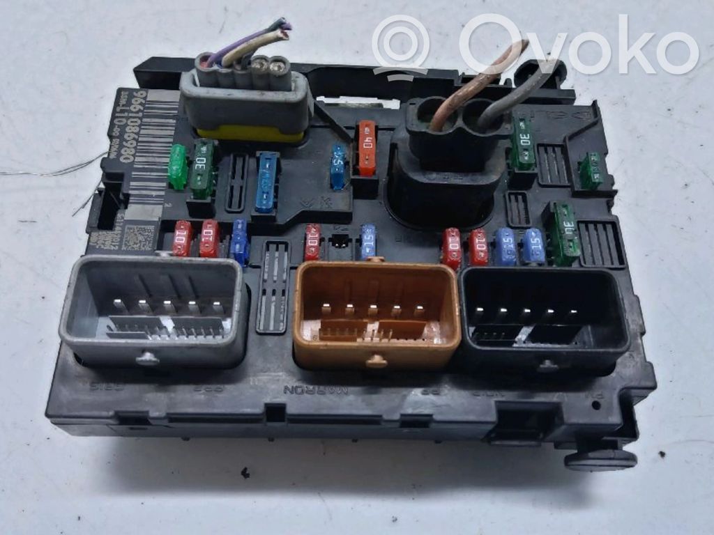 Peugeot Expert Fuse module 
