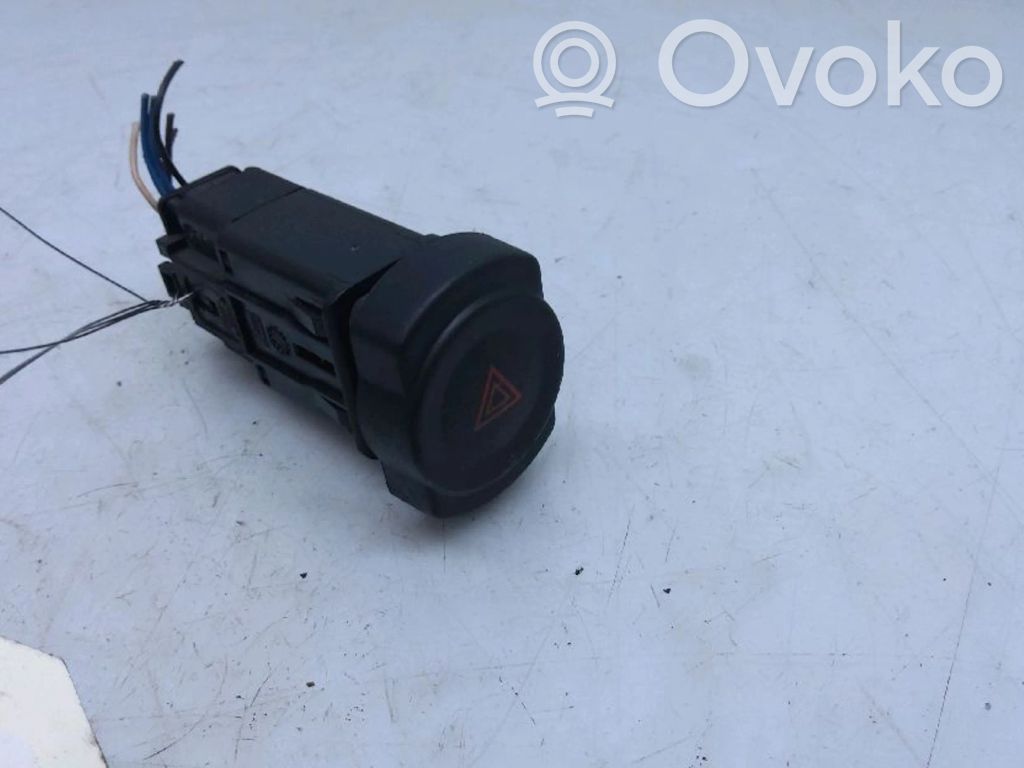 Dacia Sandero Hazard light switch 