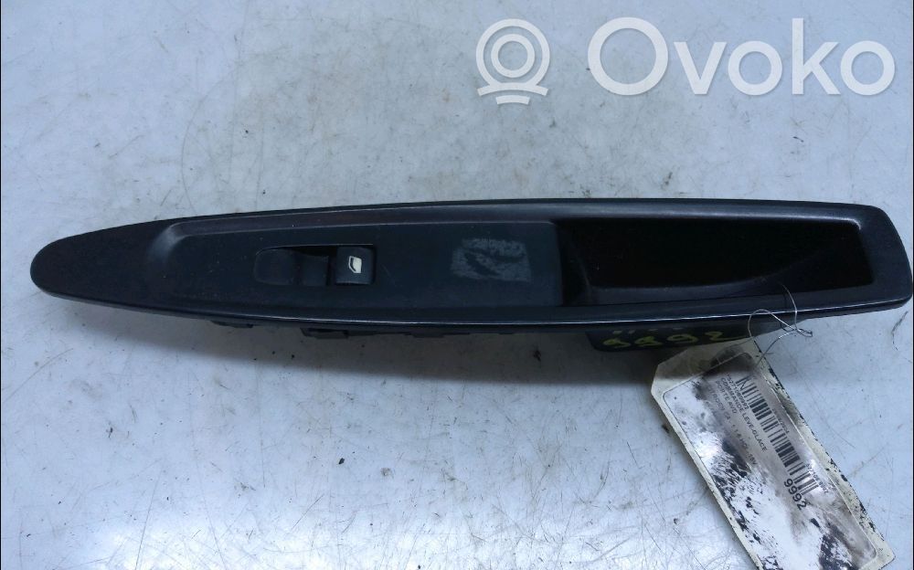 Electric window control switch   6554HF