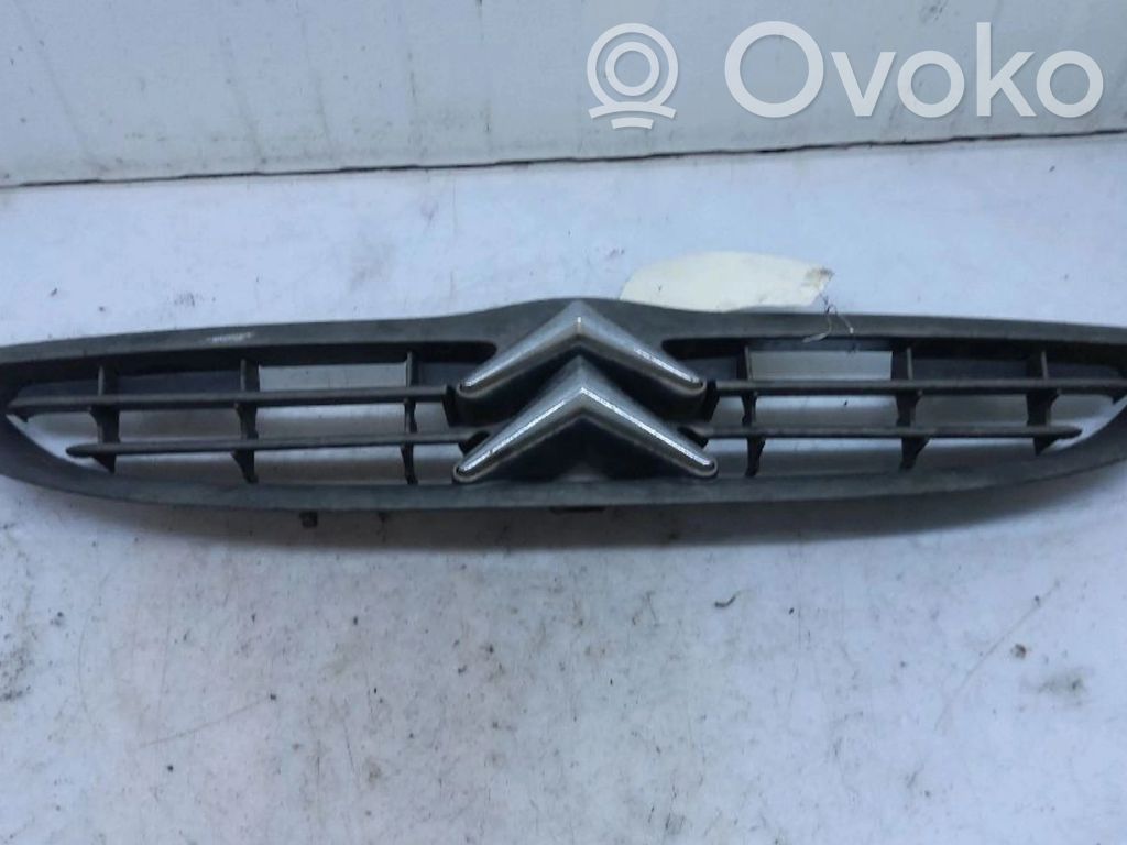 Citroen Saxo Front bumper upper radiator grill 