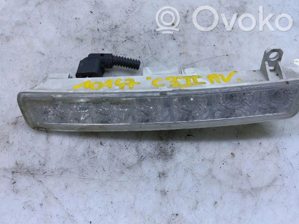 Citroen C3 Third/center stoplight 