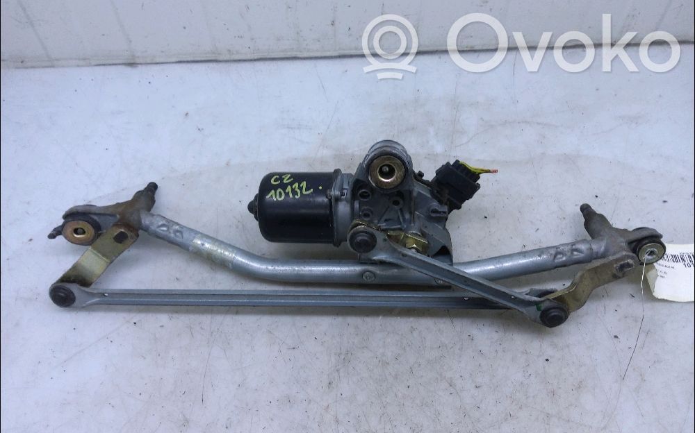 Motor del limpiaparabrisas   6401F4