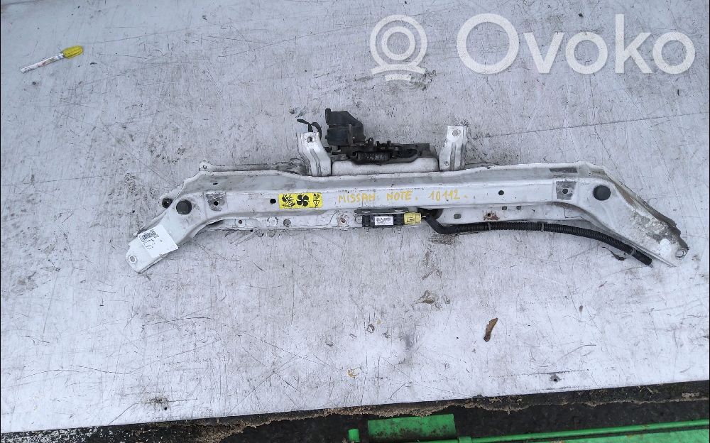 Nissan Note (E11) Viršutinė dalis radiatorių panelės (televizoriaus) 