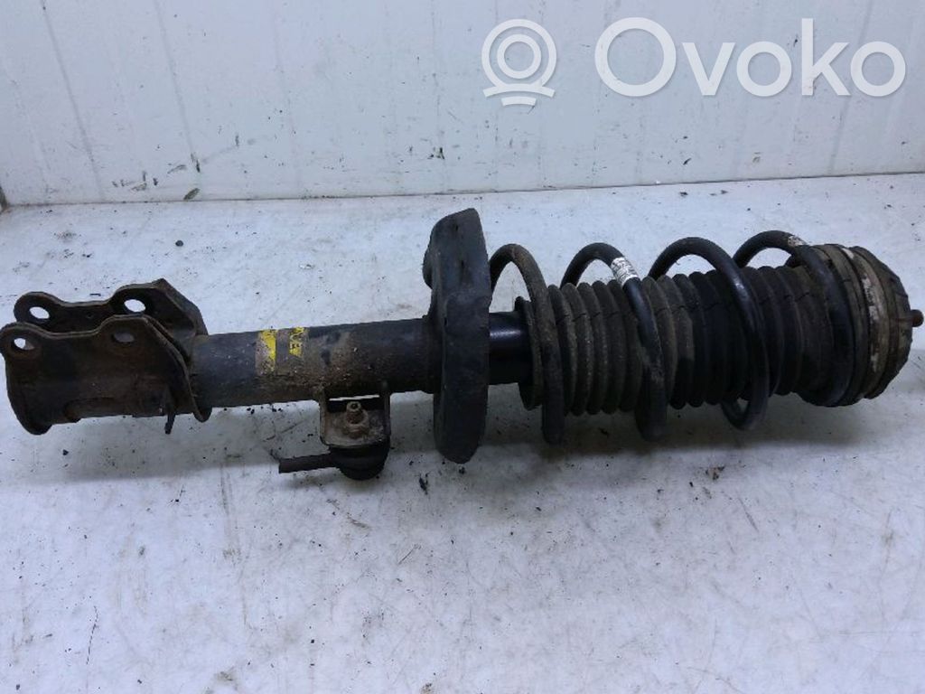 Opel Corsa D Priekšpusē amortizators 