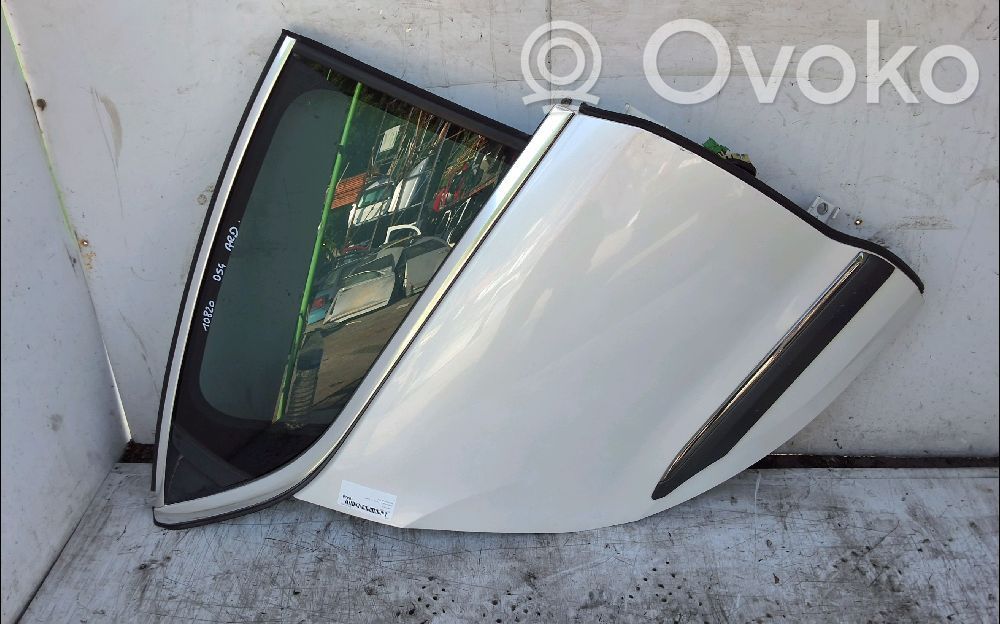 Galinės durys   9008X4