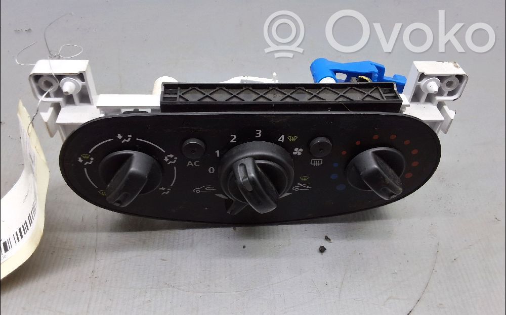 Dacia Duster Air conditioning/heating control unit 