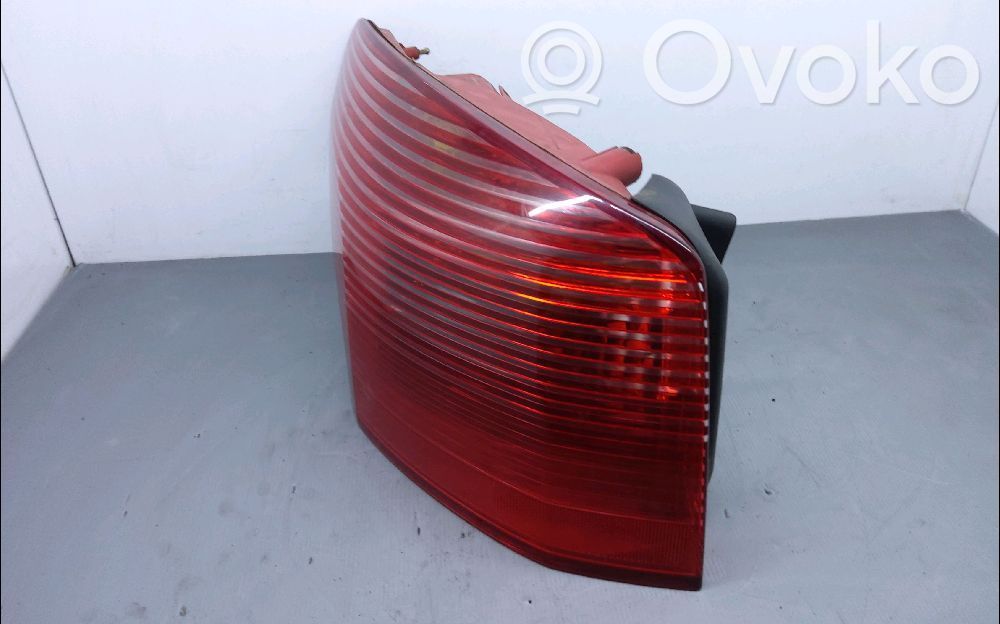 Peugeot 407 Aizmugurējais lukturis virsbūvē 