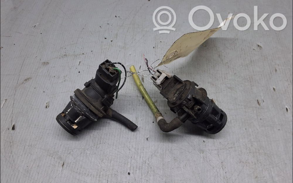 Mazda 5 Windscreen/windshield washer pump 